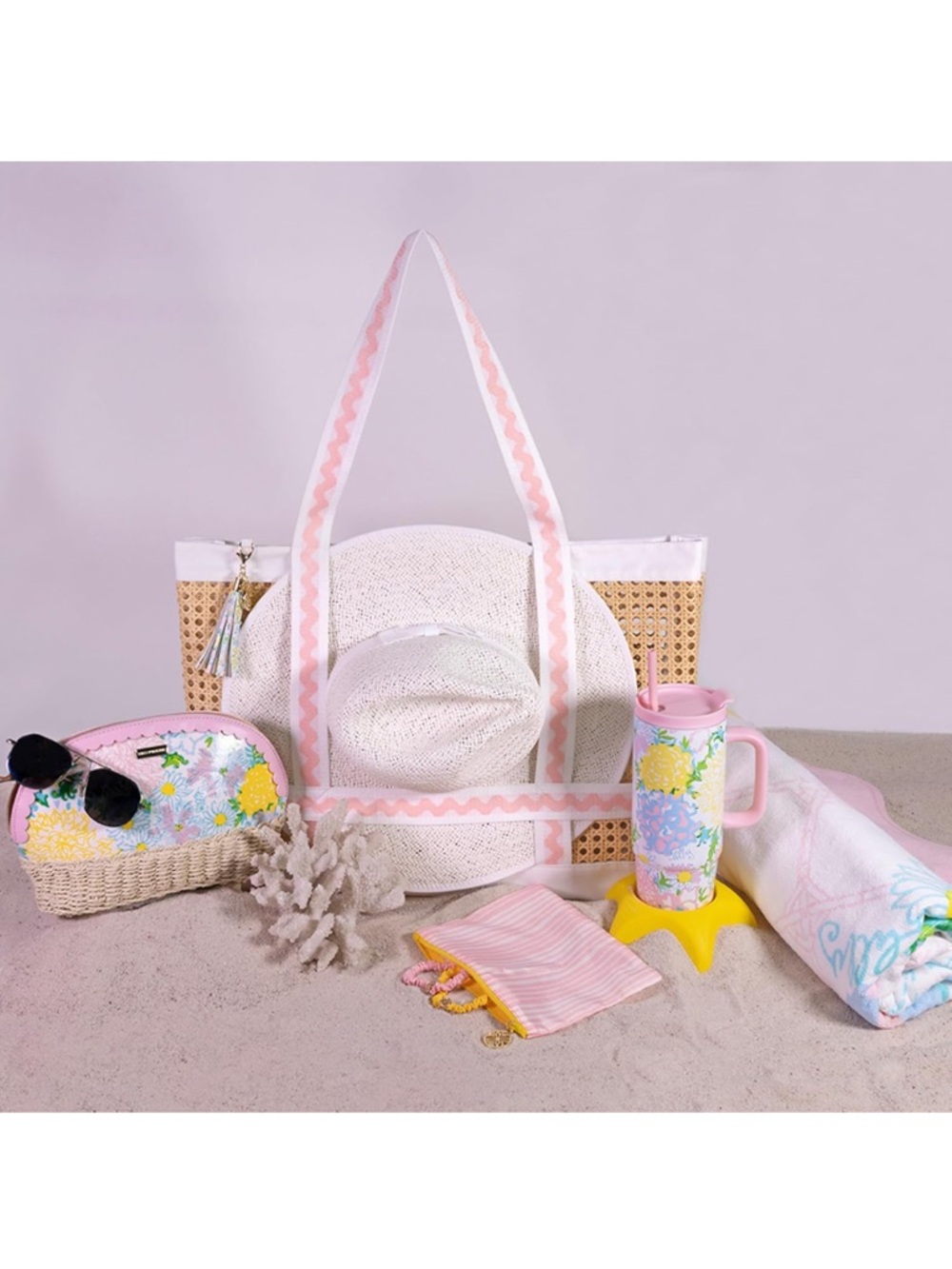 New Lilly Pulitzer Natural Woven Large Travel Tote with Pink & White Trim - Picture 6 of 13